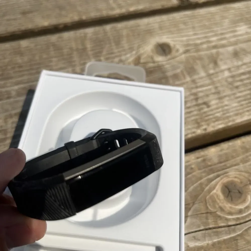 New Fitbit Alta HR Heart Rate Black BAND